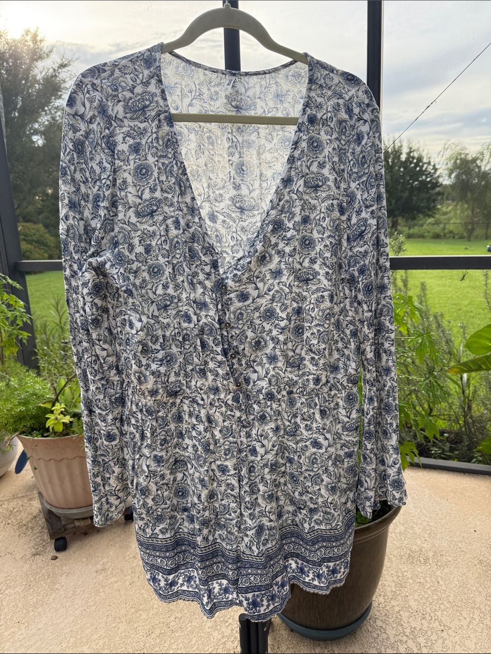 Mudd White and Blue Floral V-Neck Peasant romper